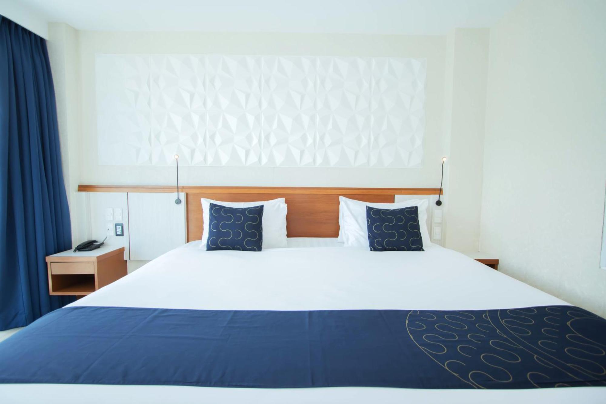 Sira Grande Hotel & Spa Patong Bagian luar foto