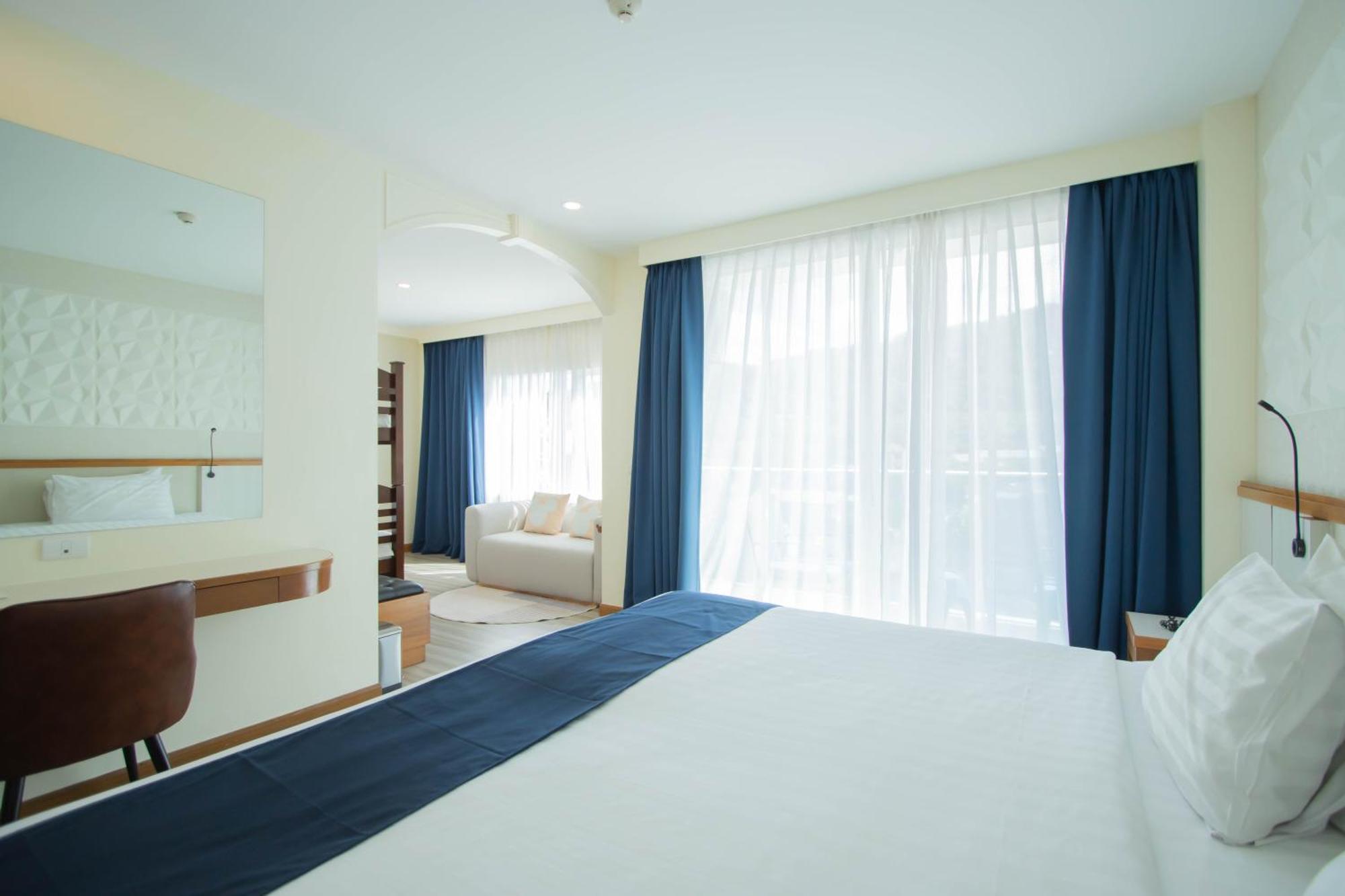 Sira Grande Hotel & Spa Patong Bagian luar foto