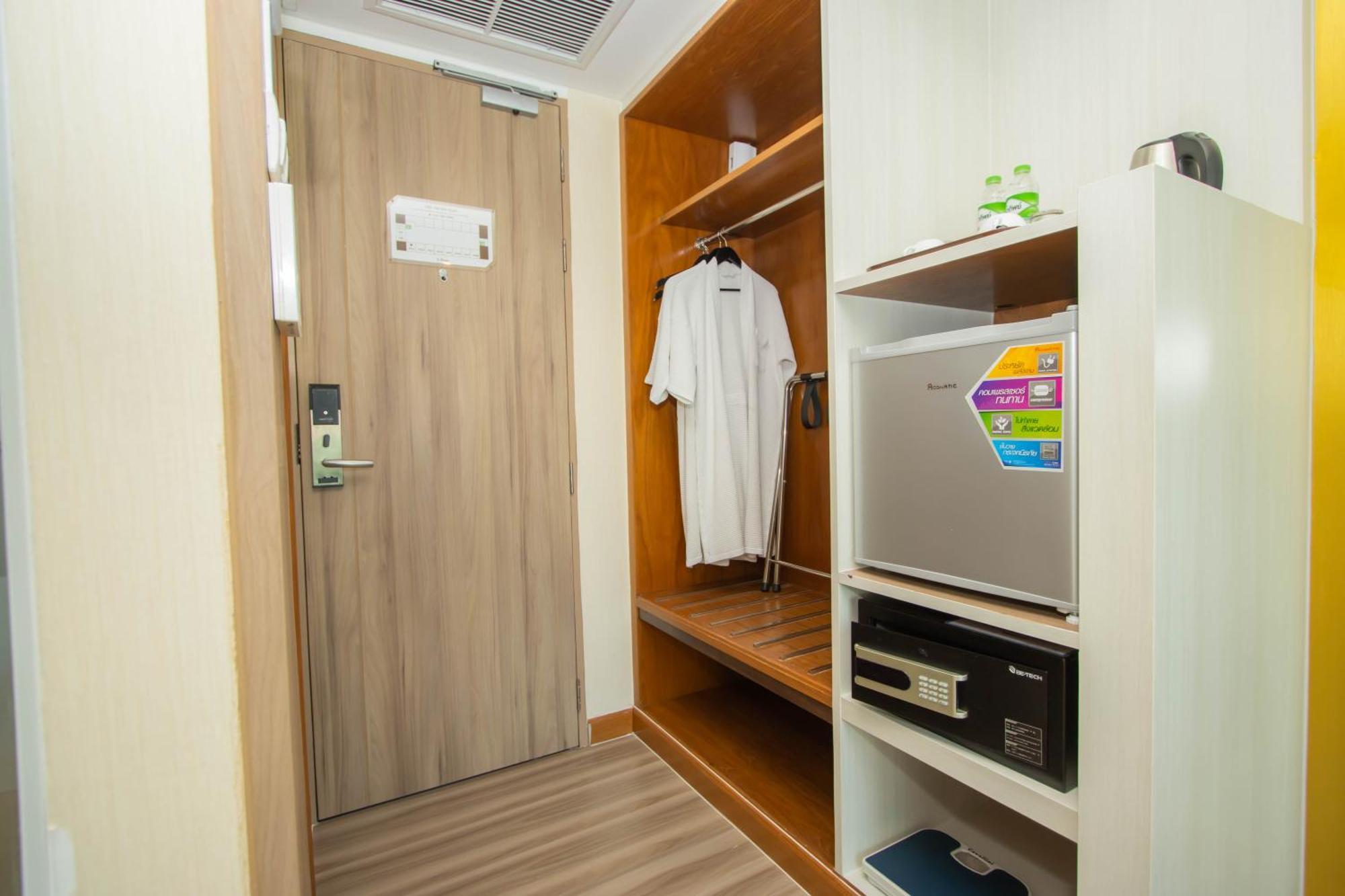 Sira Grande Hotel & Spa Patong Bagian luar foto