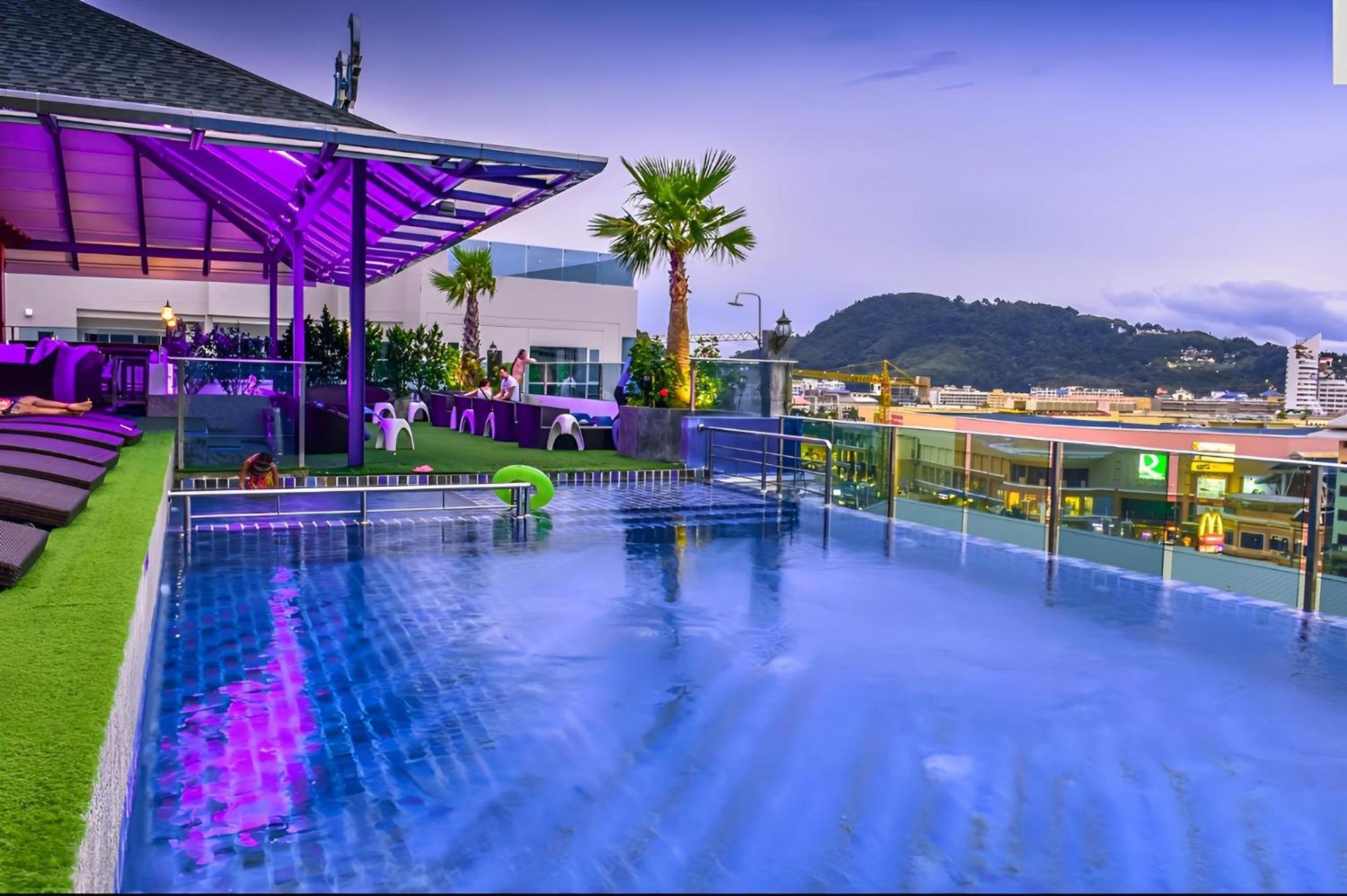 Sira Grande Hotel & Spa Patong Bagian luar foto