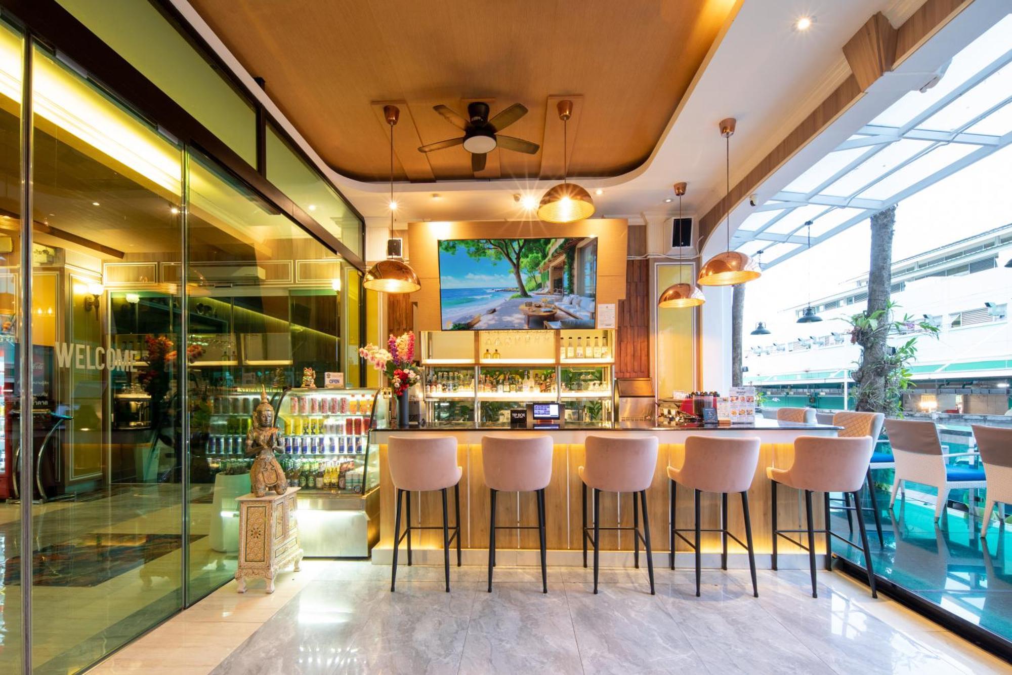 Sira Grande Hotel & Spa Patong Bagian luar foto